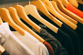 Seasonal Style Guide: Transitioning Your Wardrobe with Fizzi Shop